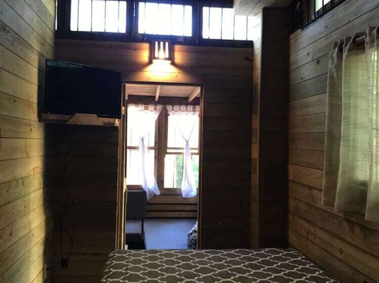 Roatan Bed & Breakfast Apartments