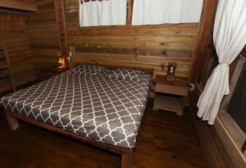 Roatan Bed & Breakfast Apartments