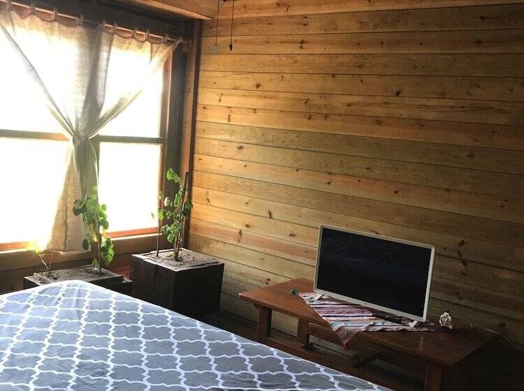 Roatan Bed & Breakfast Apartments