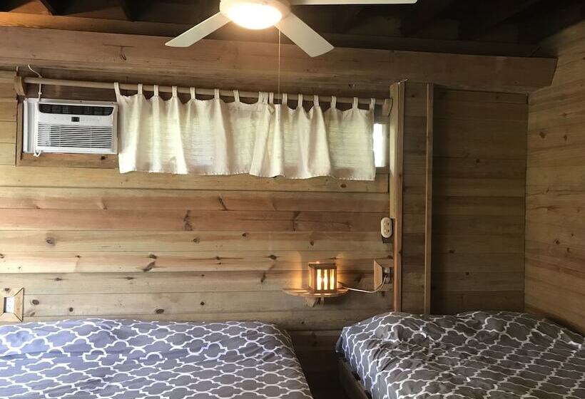 Roatan Bed & Breakfast Apartments