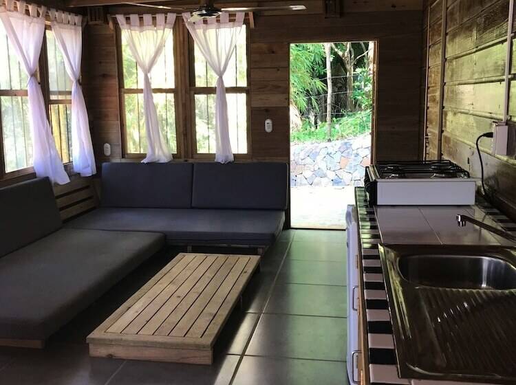 Roatan Bed & Breakfast Apartments