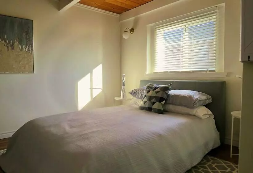 The Fourth Lock Bed & Breakfast