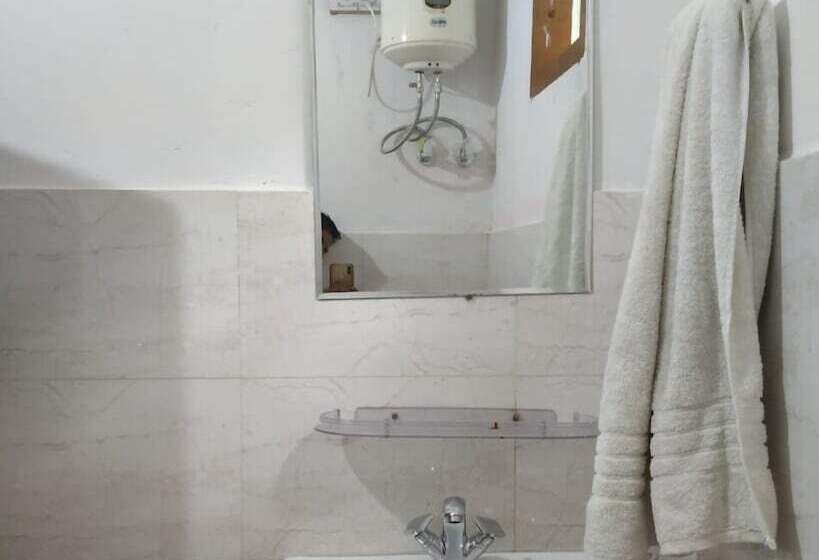 Highland Gojh Kasol Hostel