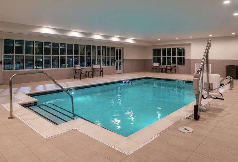 Hilton Garden Inn Kansas City Airport