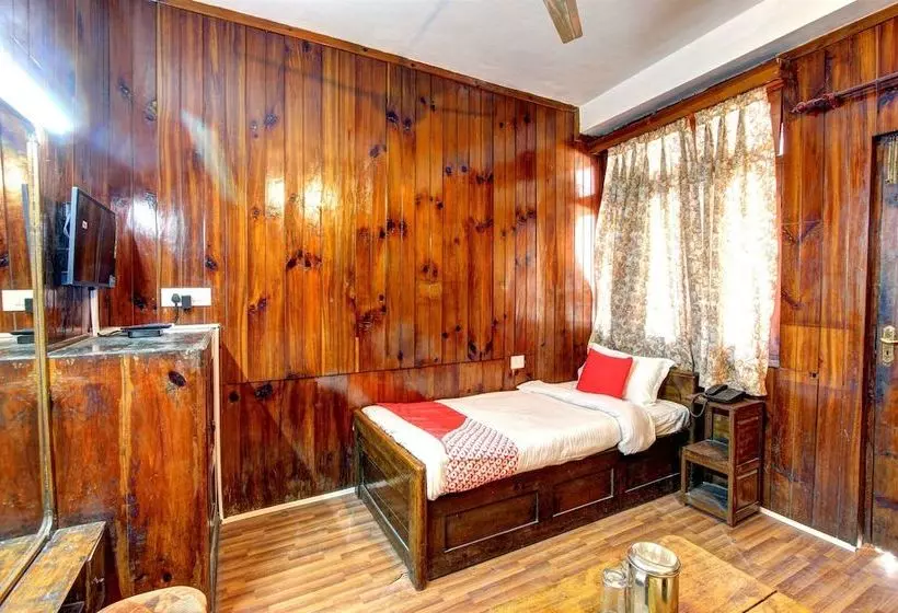 ホテル Naman By Oyo Rooms