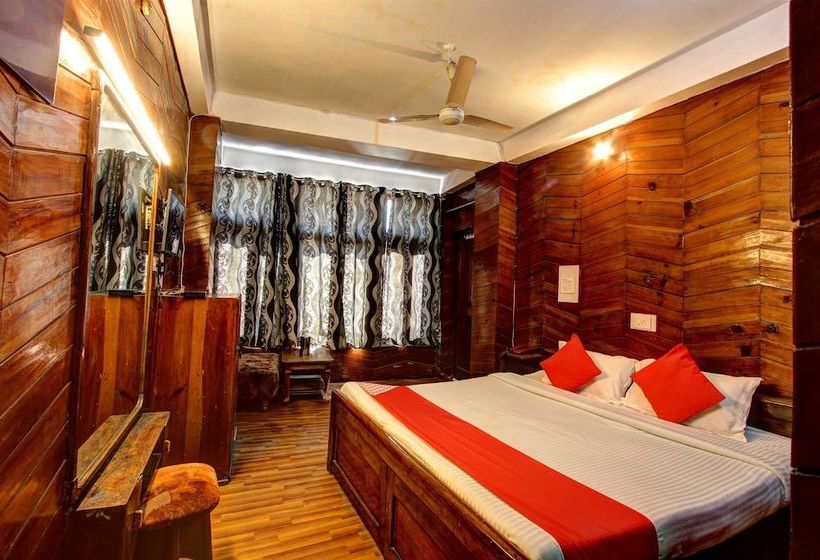 ホテル Naman By Oyo Rooms