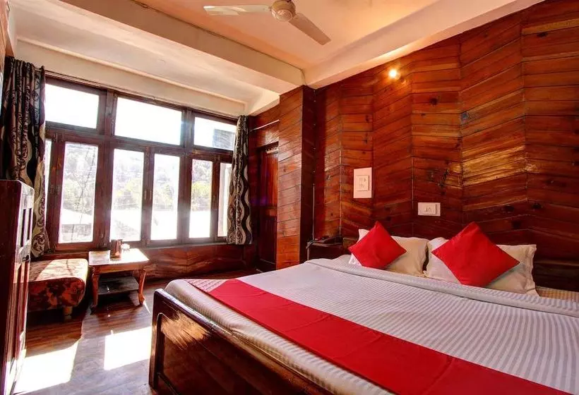 ホテル Naman By Oyo Rooms