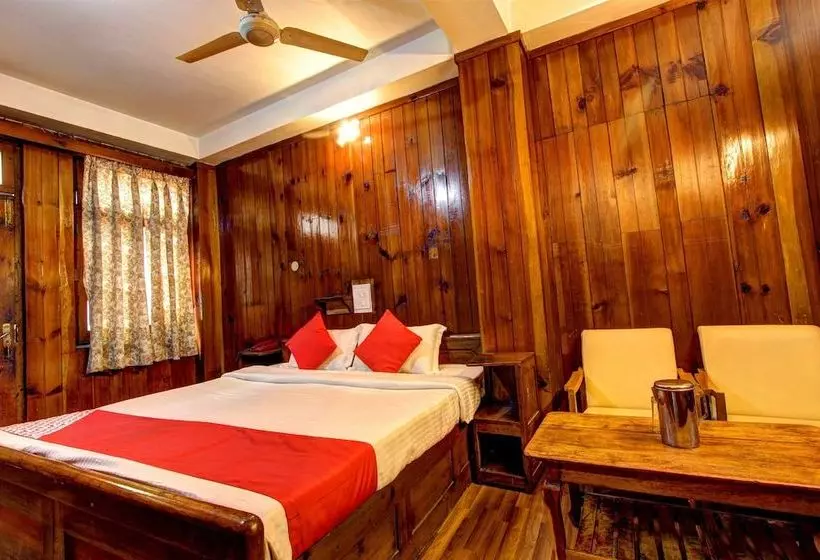 ホテル Naman By Oyo Rooms