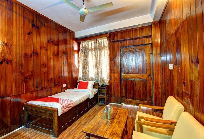 ホテル Naman By Oyo Rooms