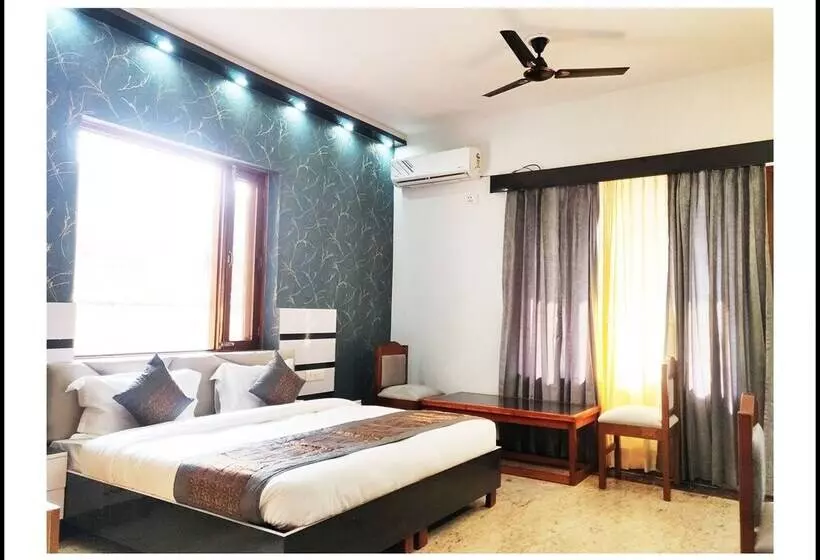 Hotel Treebo Sai Village, Manesar