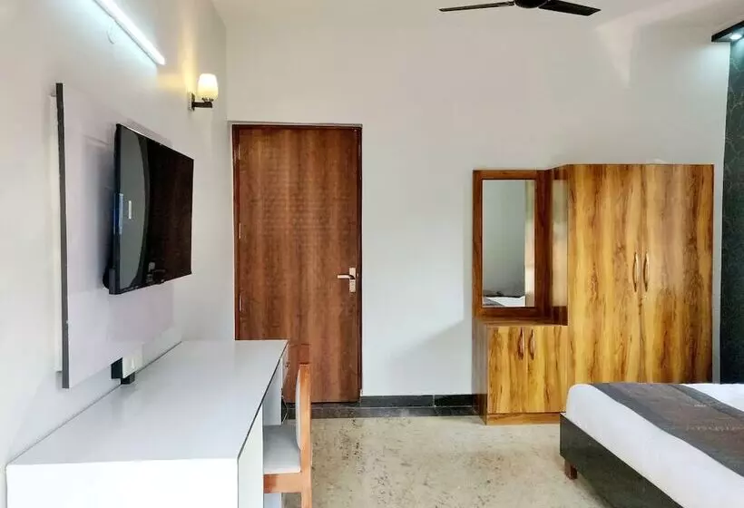 Hotel Treebo Sai Village, Manesar