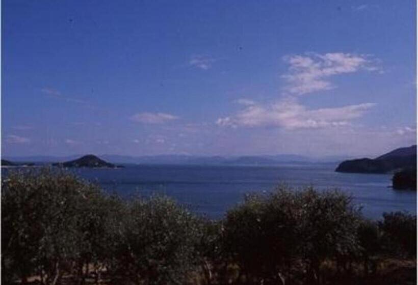 بنسيون Country Inn The White Marine