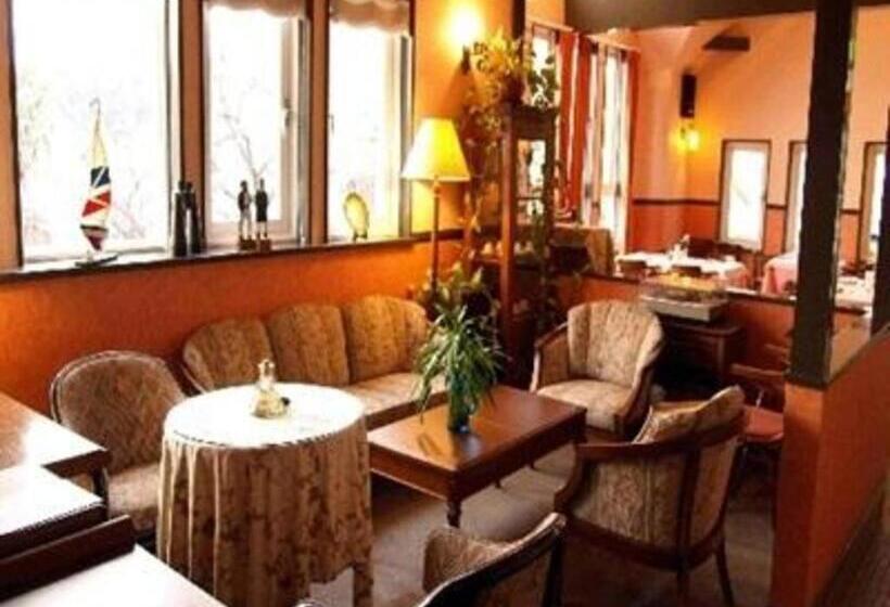 بنسيون Country Inn The White Marine