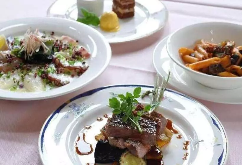 Majatalo Country Inn The White Marine