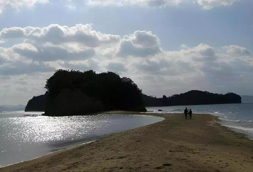 Majatalo Country Inn The White Marine