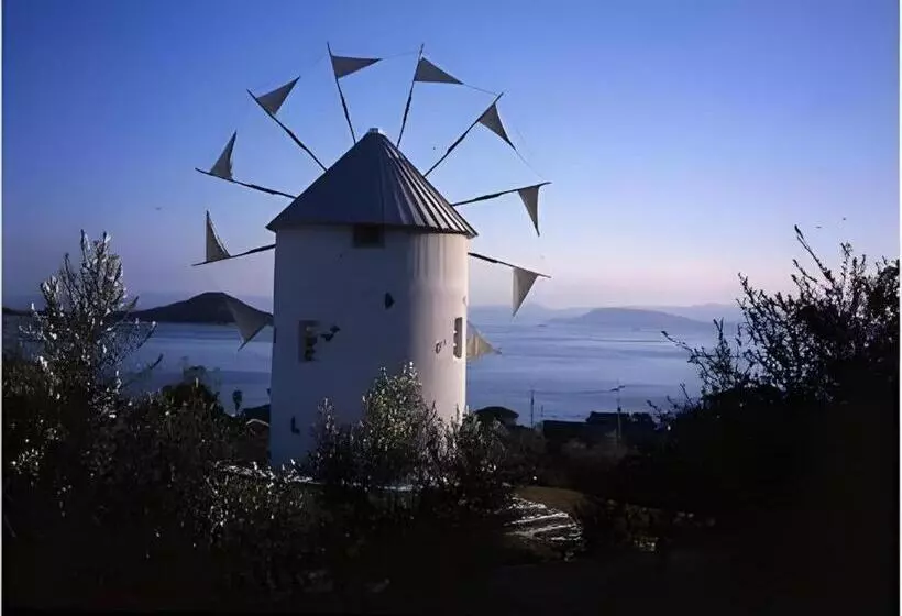 Majatalo Country Inn The White Marine