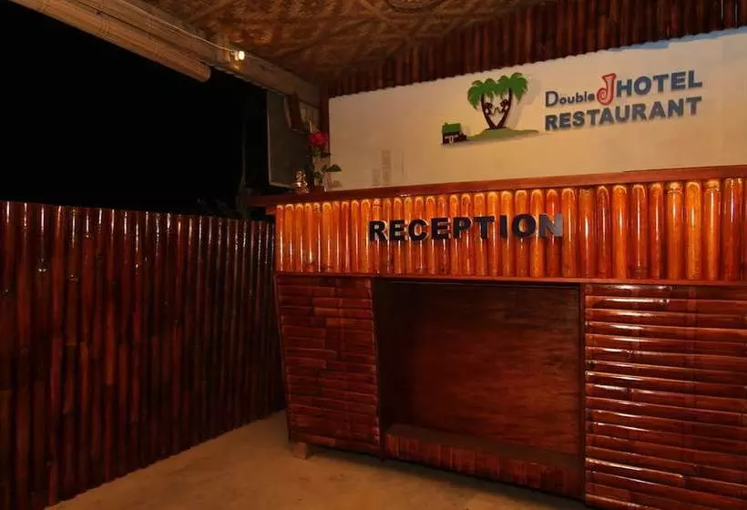 ユースホステル Double J Hotel And Restaurant