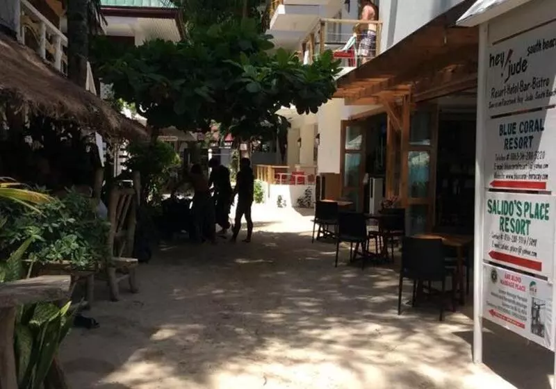 تختخواب و صبحانه Blue Coral Resort Boracay