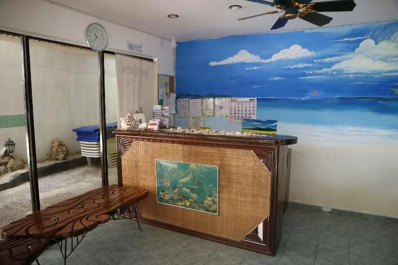 تختخواب و صبحانه Blue Coral Resort Boracay