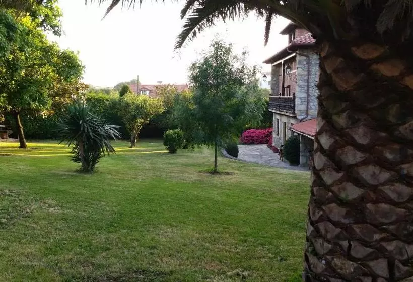 Aamiaismajoitus (B&B) Posada San Tirso