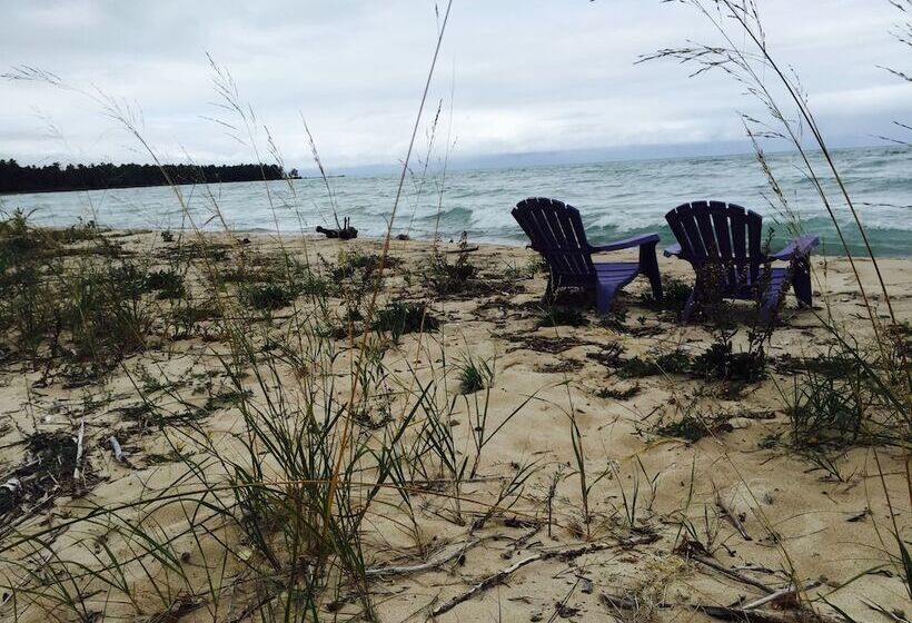 مبيت وإفطار The Purple Martin Lakeside Inn Bird Sanctuary On Lake Huron