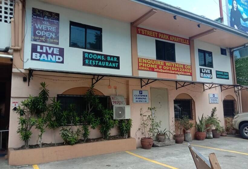 בית מלון כפרי 1st Street Park Apartelle