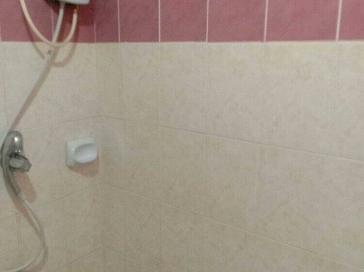 בית מלון כפרי 1st Street Park Apartelle