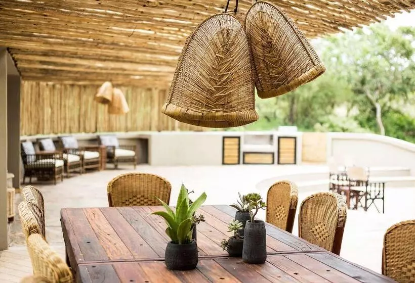 هتل Amani Safari Camp