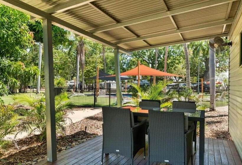 בית מלון כפרי Kimberleyland Waterfront Holiday Park