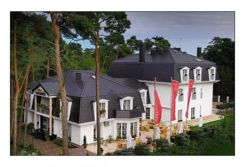 Hotelli Willa Alexander Resort & Spa   Caloroczny Kryty Basen