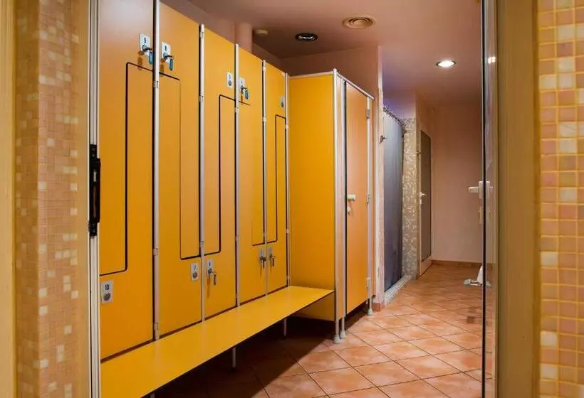 Hotelli Willa Alexander Resort & Spa   Caloroczny Kryty Basen