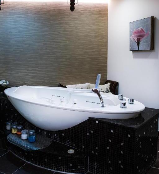 בית מלון כפרי Willa Alexander Resort & Spa   Caloroczny Kryty Basen