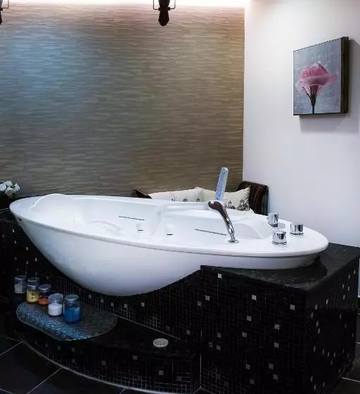 Hotelli Willa Alexander Resort & Spa   Caloroczny Kryty Basen