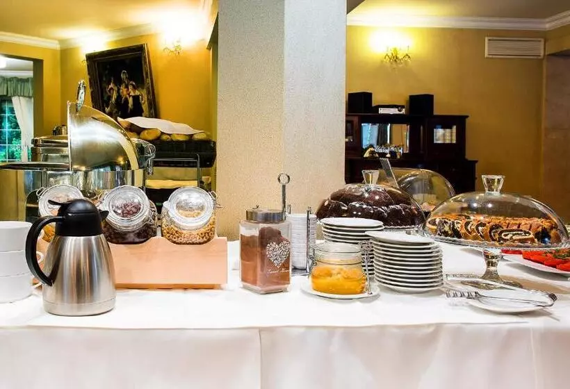 Hotelli Willa Alexander Resort & Spa   Caloroczny Kryty Basen