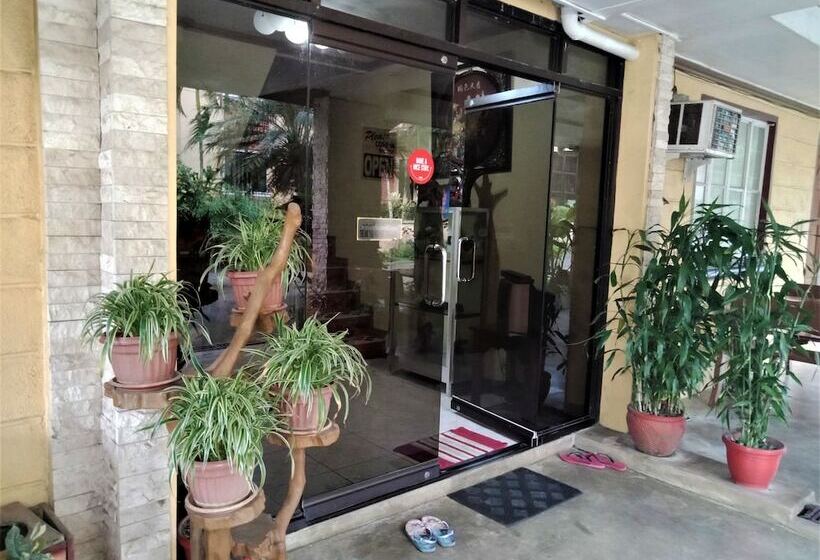 Пансион La Gracia Apartelle