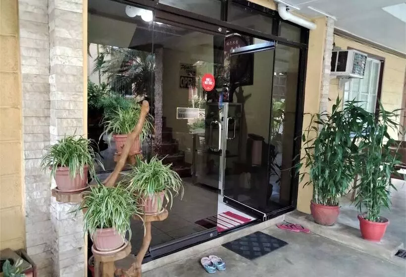 ペンション La Gracia Apartelle