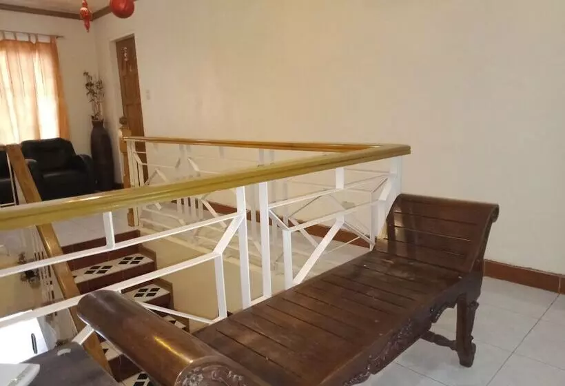 ペンション La Gracia Apartelle