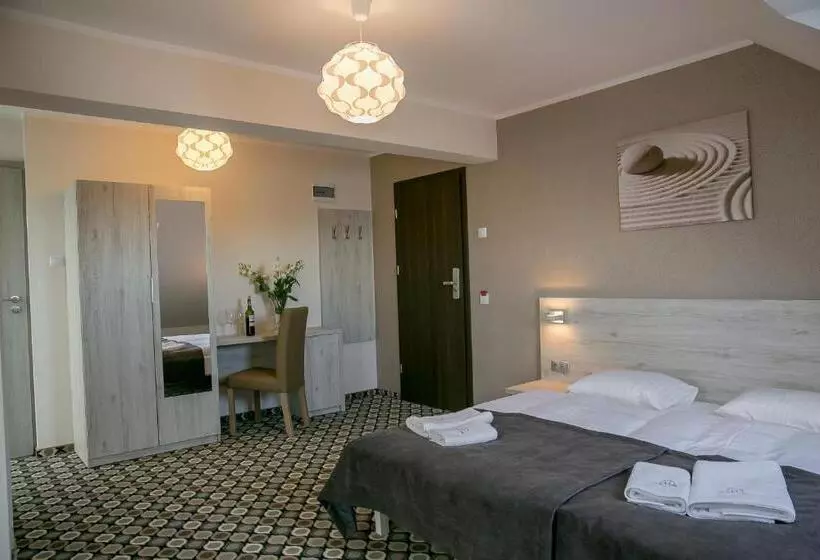 Majatalo Marina Mielno Z Widokiem Na Jezioro