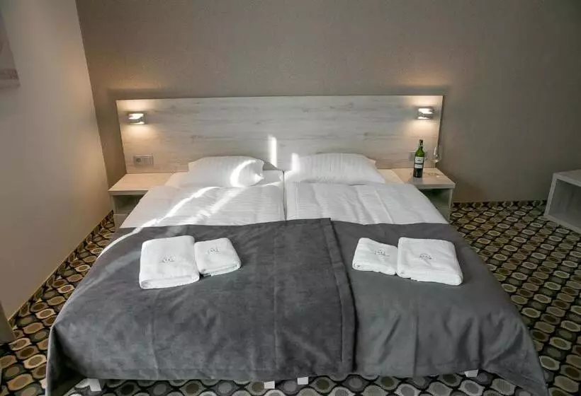 Majatalo Marina Mielno Z Widokiem Na Jezioro