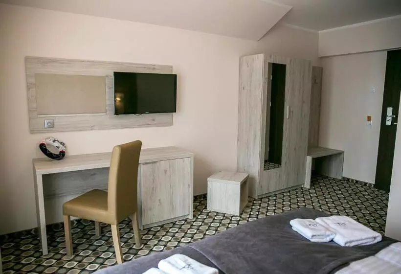 Majatalo Marina Mielno Z Widokiem Na Jezioro