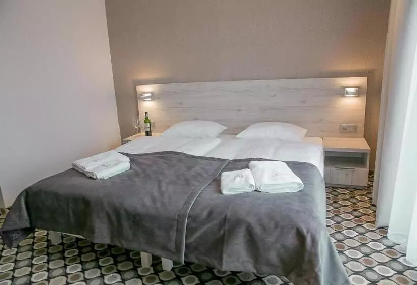 Majatalo Marina Mielno Z Widokiem Na Jezioro