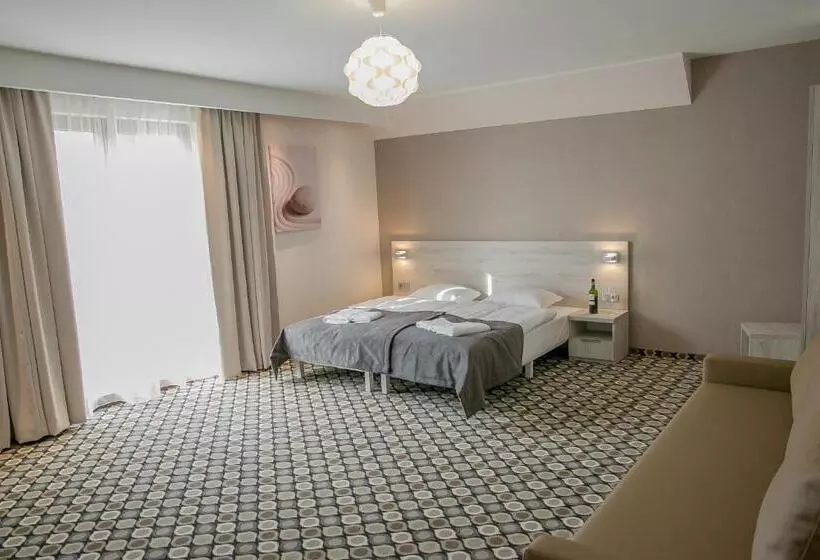 Majatalo Marina Mielno Z Widokiem Na Jezioro