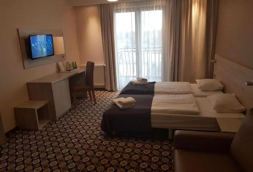 Majatalo Marina Mielno Z Widokiem Na Jezioro