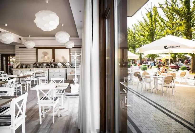 Majatalo Marina Mielno Z Widokiem Na Jezioro