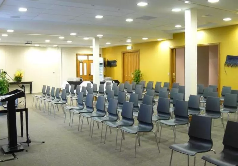 Отель Naumi Studio  Wellington