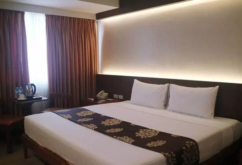 Palm Hotel Manila