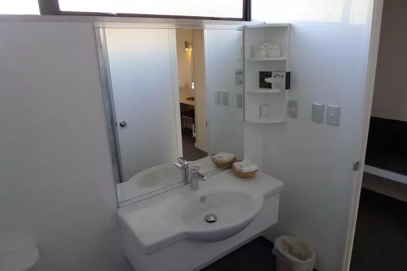 酒店 The Village Inn