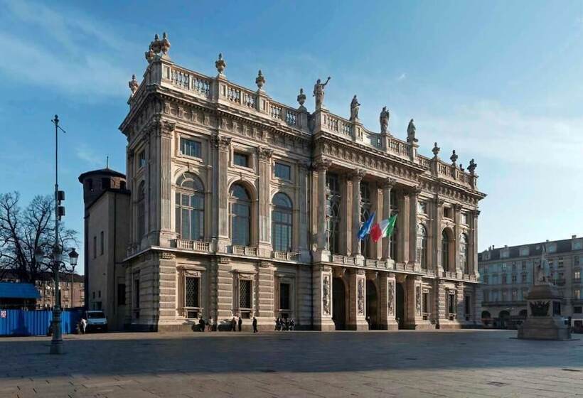 تختخواب و صبحانه Colazione In Piazza Castello