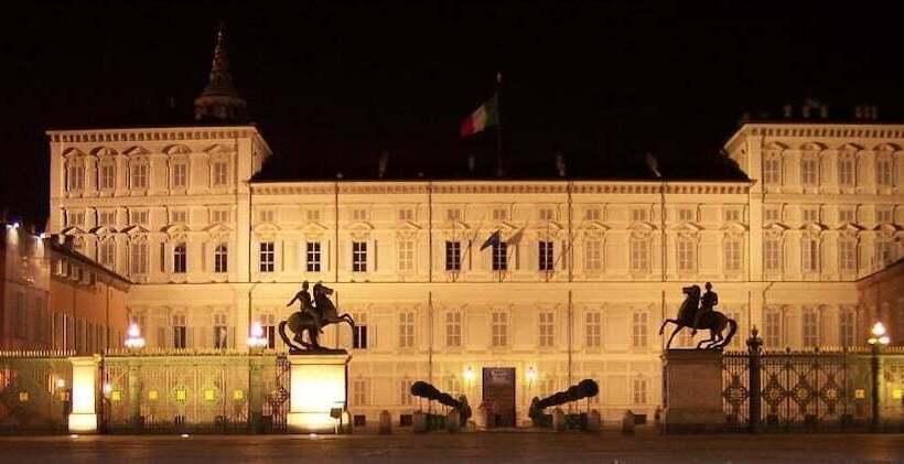 تختخواب و صبحانه Colazione In Piazza Castello
