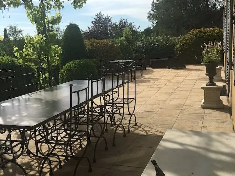 Aamiaismajoitus (B&B) La Bastide Tara